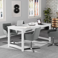 Moderner großer Büroschreibtisch